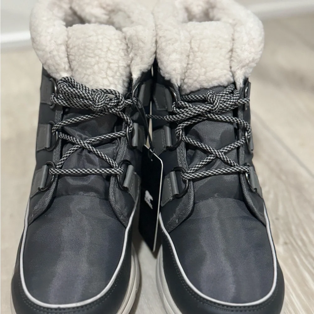 New - Size 11 - Sorel Explorer Carnival Waterproof - Gray and White Winter Boots